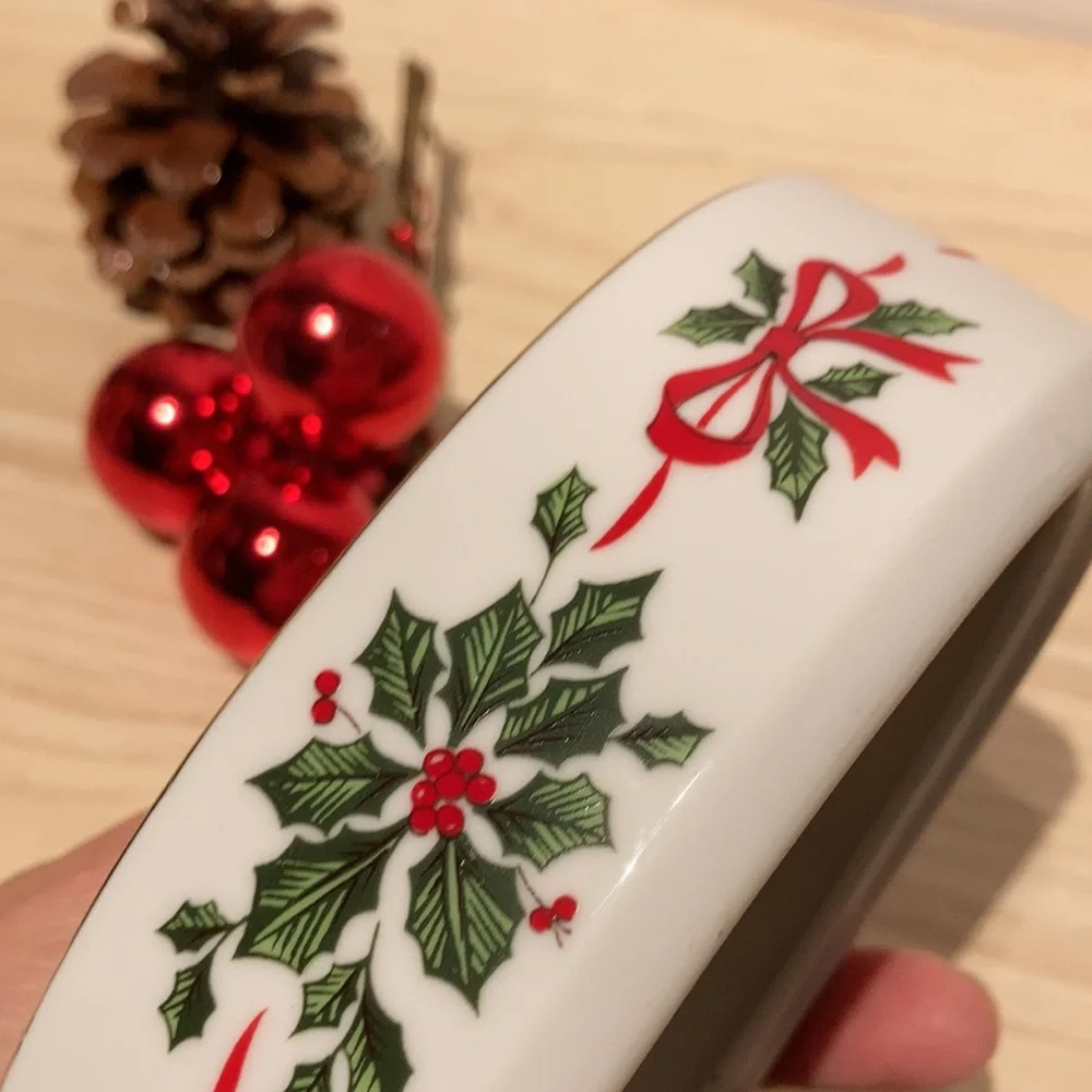 Holiday soap dish with holly and berries